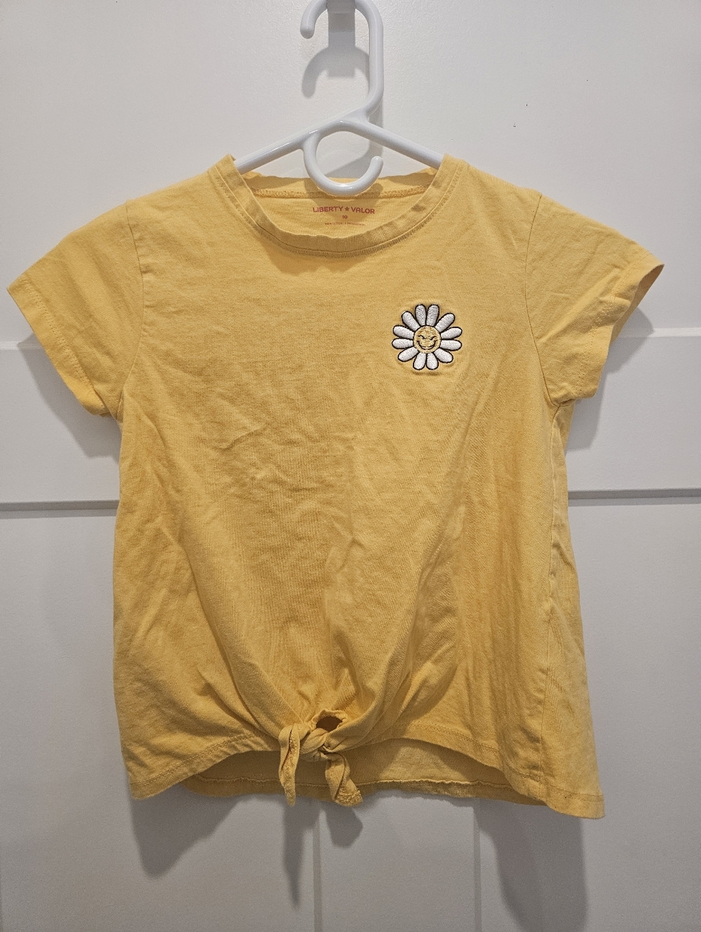 Liberty And Valor Girls Shirt w/ Tie Bottom Yellow With Sunflower Youth Size 10